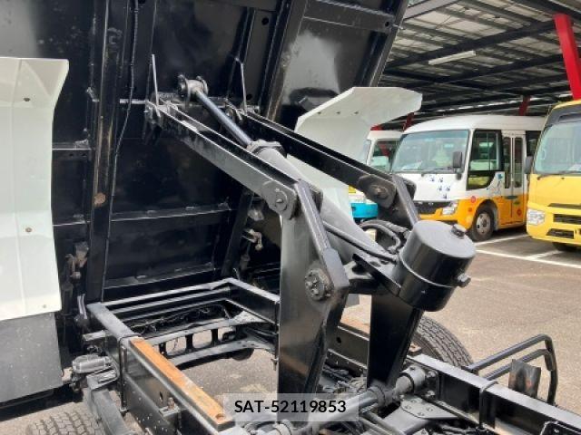 Mitsubishi FIGHTER 2020-08 8073748-12