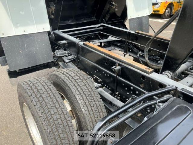 Mitsubishi FIGHTER 2020-08 8073748-13