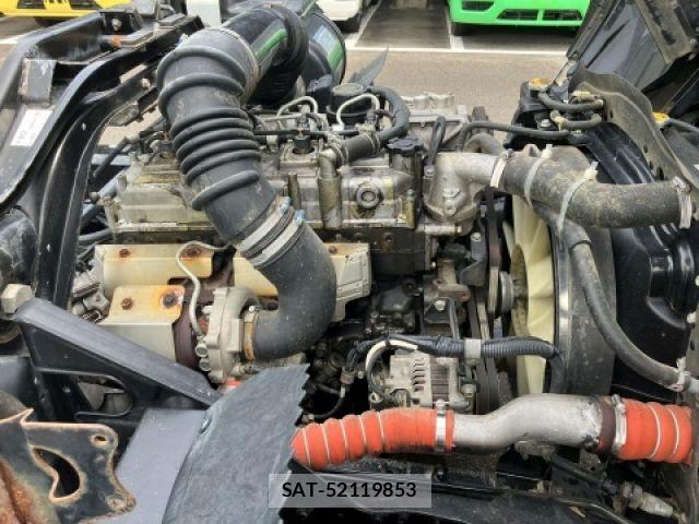 Mitsubishi FIGHTER 2020-08 8073748-17