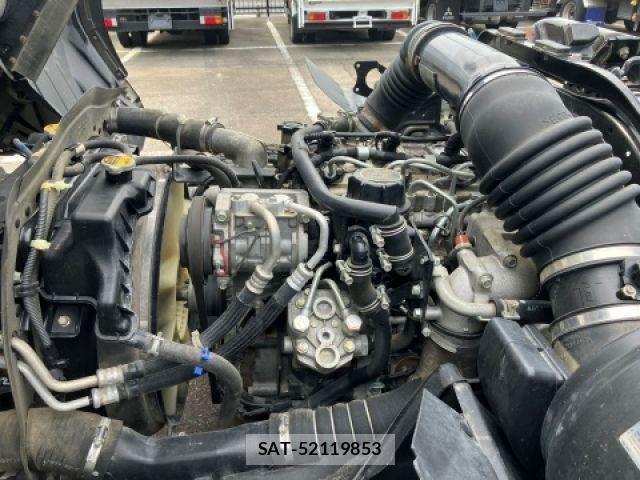 Mitsubishi FIGHTER 2020-08 8073748-18