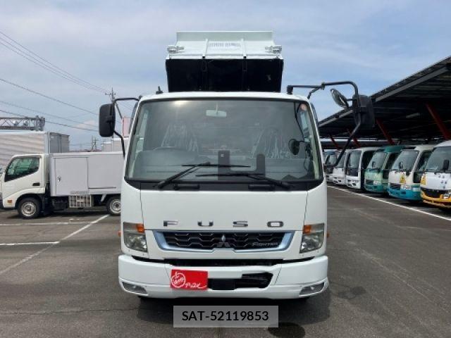 Mitsubishi FIGHTER 2020-08 8073748-2