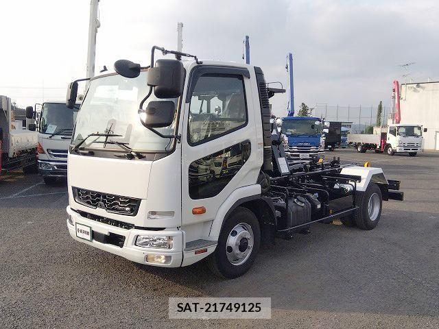 Mitsubishi FIGHTER 2025-11 8073746-0