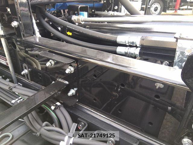 Mitsubishi FIGHTER 2025-11 8073746-19