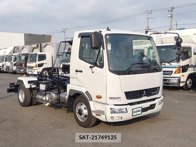 Mitsubishi FIGHTER 2025-11 8073746-2