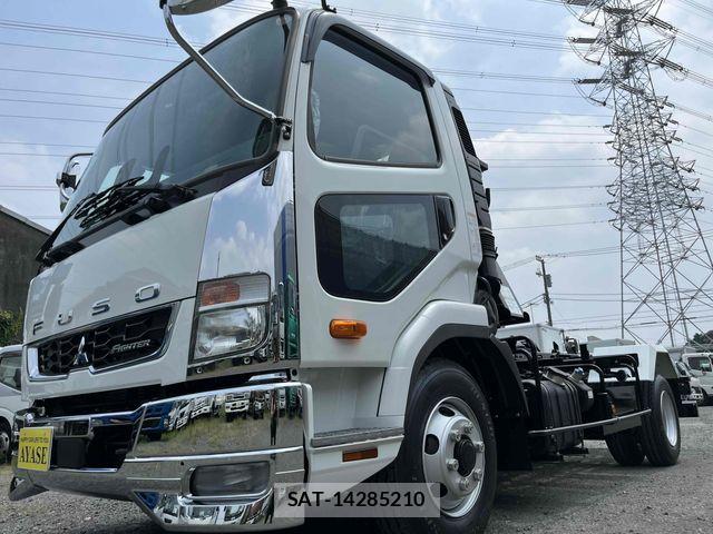Mitsubishi FIGHTER 2026-04 8073745-0