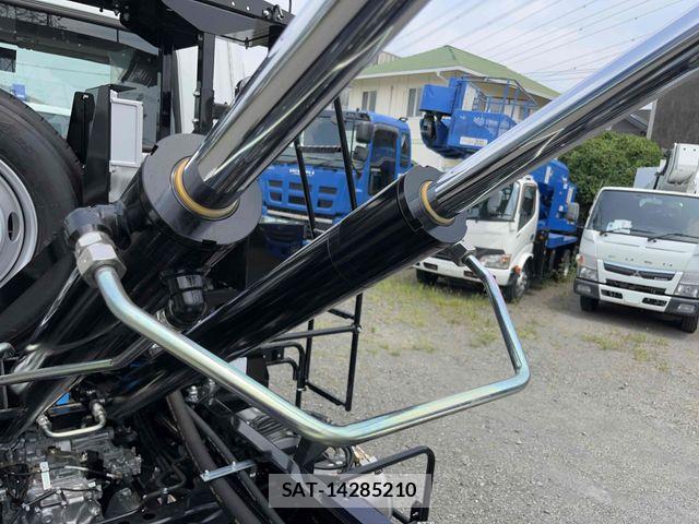 Mitsubishi FIGHTER 2026-04 8073745-9