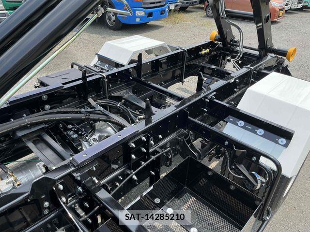 Mitsubishi FIGHTER 2026-04 8073745-13