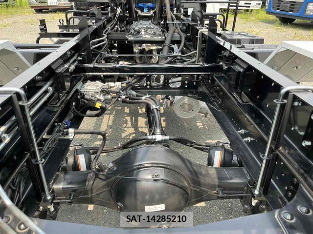 Mitsubishi FIGHTER 2026-04 8073745-14