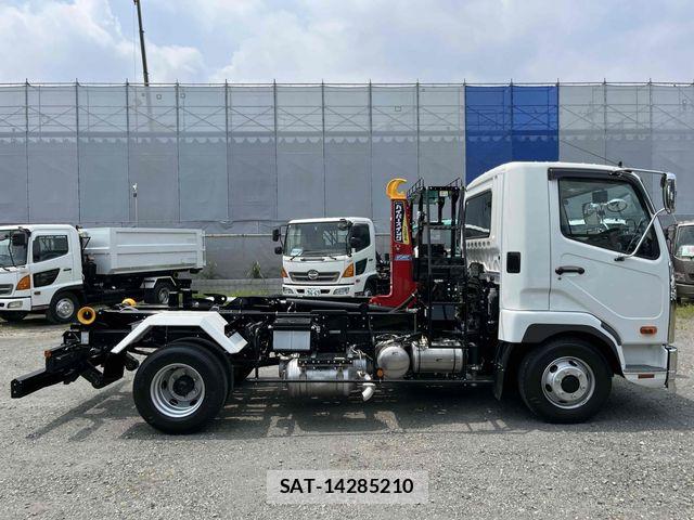 Mitsubishi FIGHTER 2026-04 8073745-2