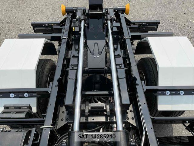Mitsubishi FIGHTER 2026-04 8073745-8