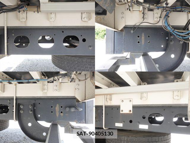 Mitsubishi FIGHTER 2017-04 8073750-15