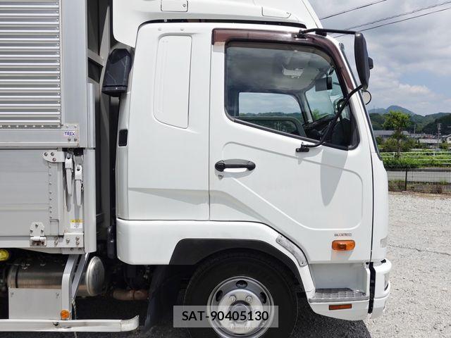 Mitsubishi FIGHTER 2017-04 8073750-2