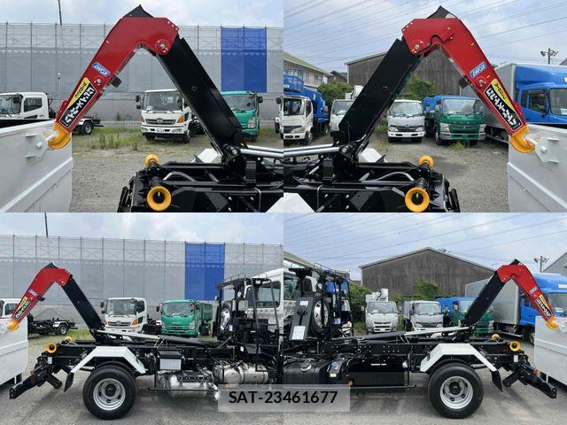 Mitsubishi FIGHTER 2026-04 8073744-10