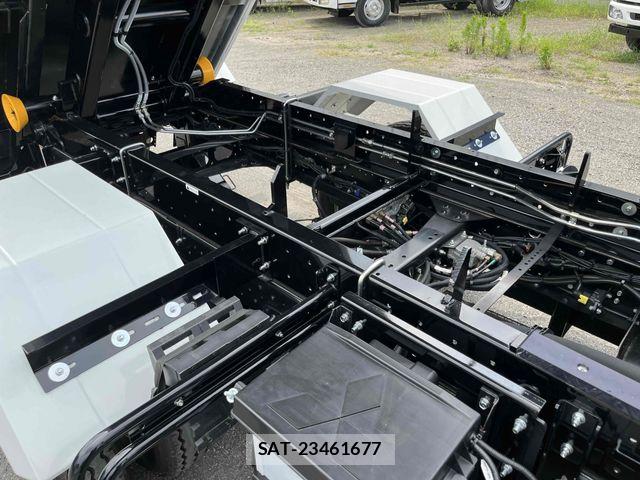 Mitsubishi FIGHTER 2026-04 8073744-12