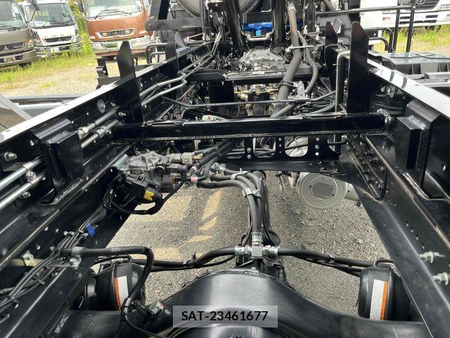 Mitsubishi FIGHTER 2026-04 8073744-14