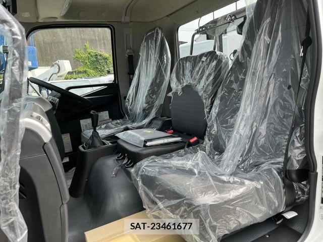 Mitsubishi FIGHTER 2026-04 8073744-23