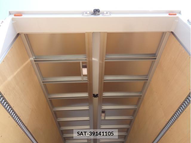 Mitsubishi FIGHTER 2025-12 8099135-5