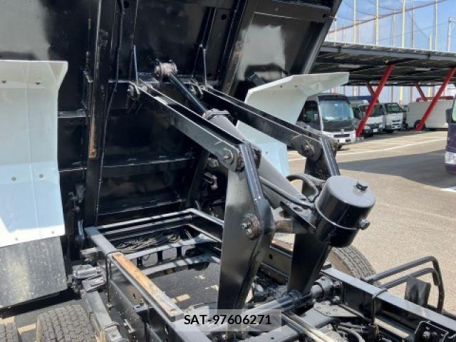 Mitsubishi FIGHTER 2020-07 8099136-9