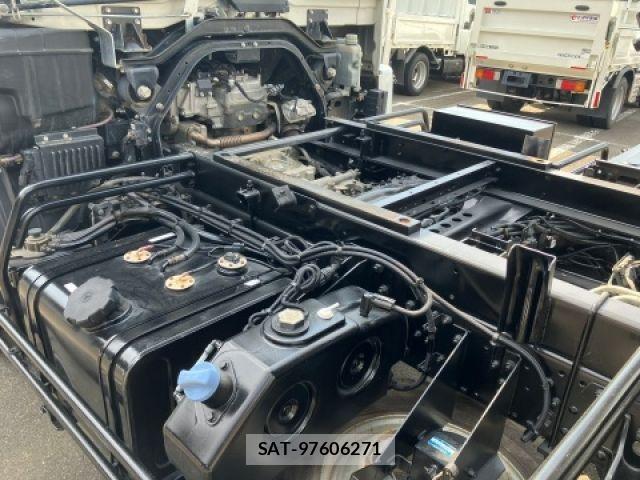 Mitsubishi FIGHTER 2020-07 8099136-11