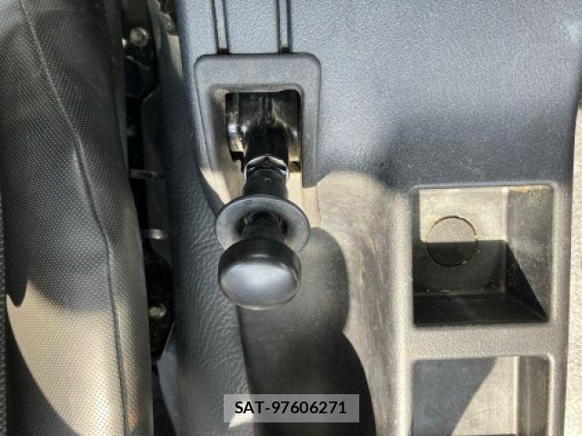 Mitsubishi FIGHTER 2020-07 8099136-24