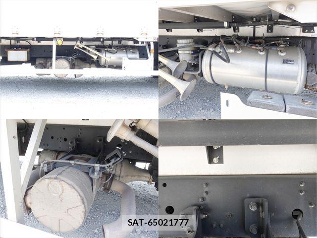 Mitsubishi FIGHTER 2014-02 8099137-14