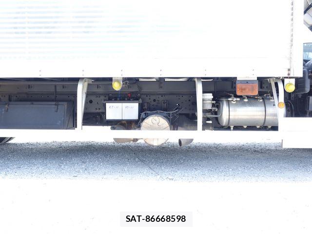Mitsubishi FIGHTER 2014-12 8099139-16