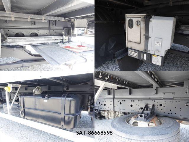 Mitsubishi FIGHTER 2014-12 8099139-19