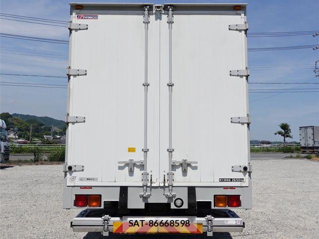 Mitsubishi FIGHTER 2014-12 8099139-5