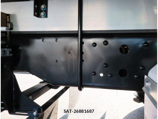 Mitsubishi FIGHTER 2025-08 8130108-17