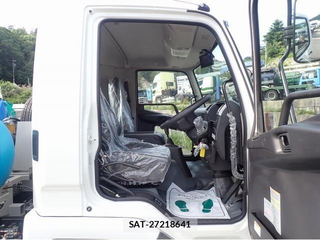 Mitsubishi FIGHTER 2026-04 8145809-16