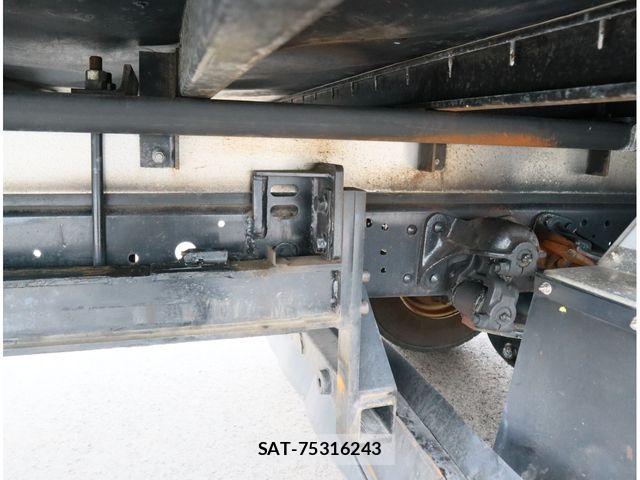 Mitsubishi FIGHTER 2019-02 8158427-17
