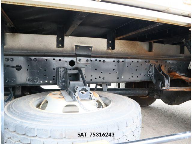 Mitsubishi FIGHTER 2019-02 8158427-18