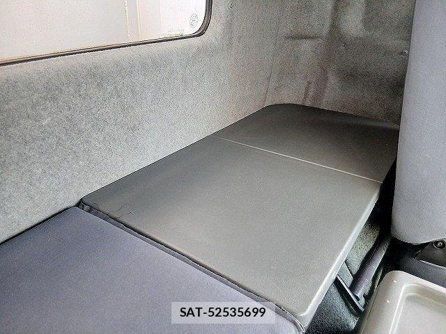 Mitsubishi FIGHTER 2003-12 8158428-13