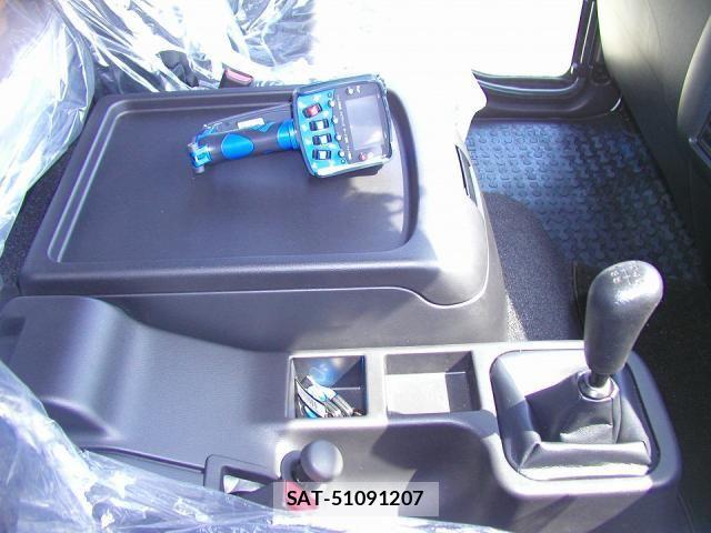 Mitsubishi FIGHTER 2026-04 8158417-24