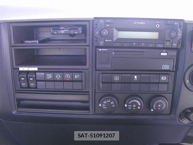 Mitsubishi FIGHTER 2026-04 8158417-25