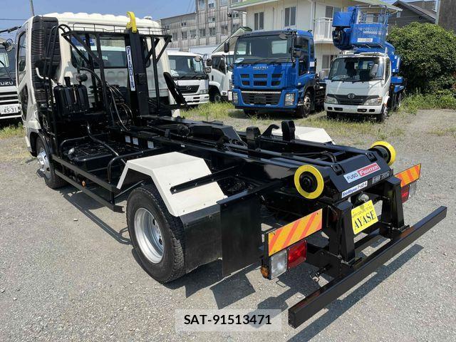 Mitsubishi FIGHTER 2008-08 8158425-3