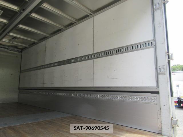 Mitsubishi FIGHTER 2021-04 8158432-11