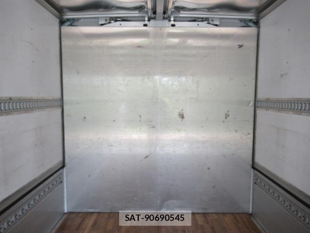 Mitsubishi FIGHTER 2021-04 8158432-19
