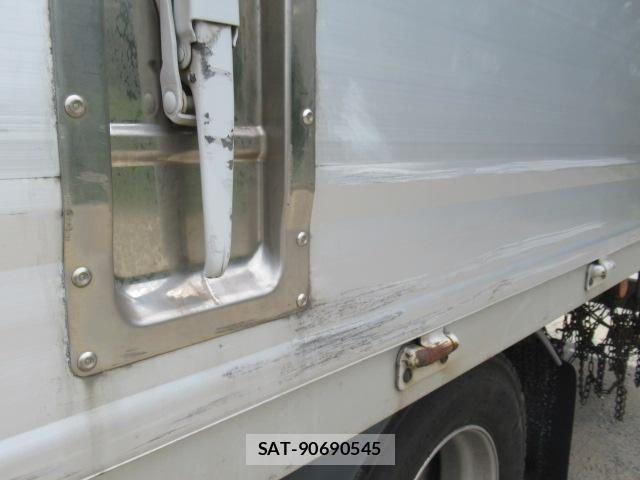 Mitsubishi FIGHTER 2021-04 8158432-29
