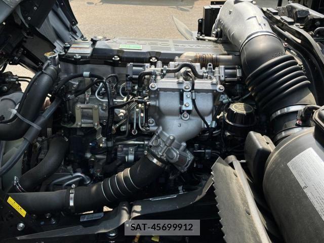 Mitsubishi FIGHTER 2025-08 8158418-12