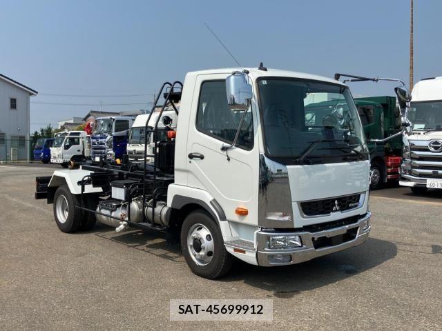 Mitsubishi FIGHTER 2025-08 8158418-1