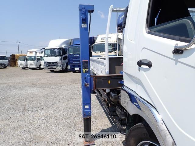 Mitsubishi FIGHTER 2017-08 8158421-10