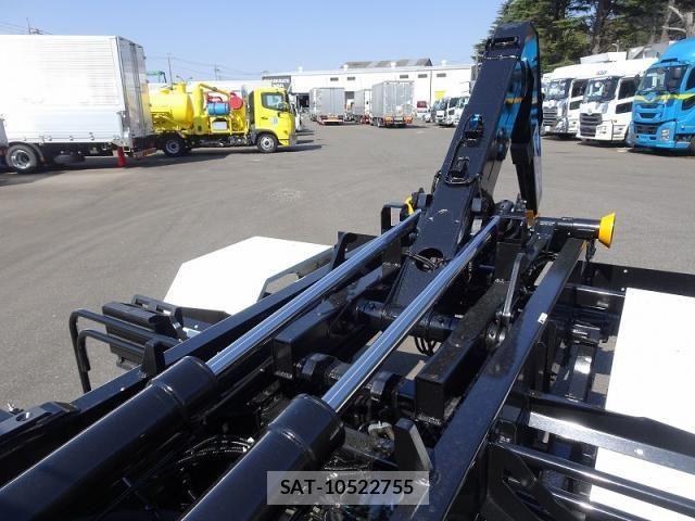 Mitsubishi FIGHTER 2026-03 8158420-9