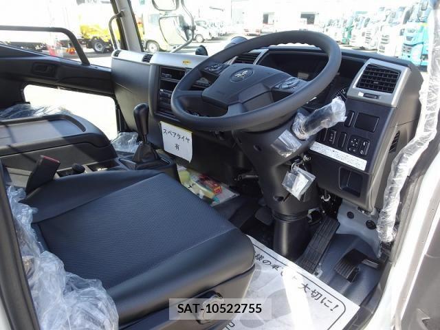 Mitsubishi FIGHTER 2026-03 8158420-12