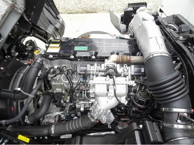 Mitsubishi FIGHTER 2026-03 8186371-9