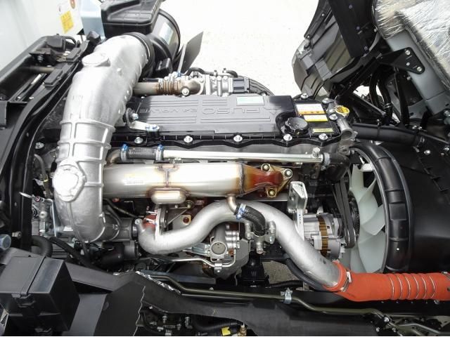 Mitsubishi FIGHTER 2026-03 8186371-10