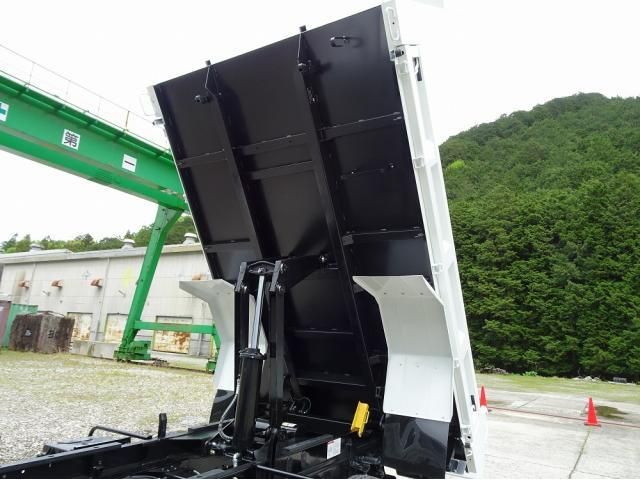 Mitsubishi FIGHTER 2026-03 8186371-19