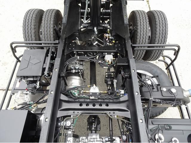 Mitsubishi FIGHTER 2026-03 8186371-24