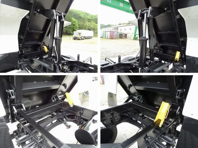 Mitsubishi FIGHTER 2026-03 8186371-26