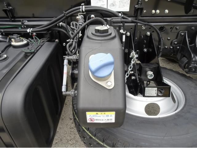 Mitsubishi FIGHTER 2026-03 8186371-28